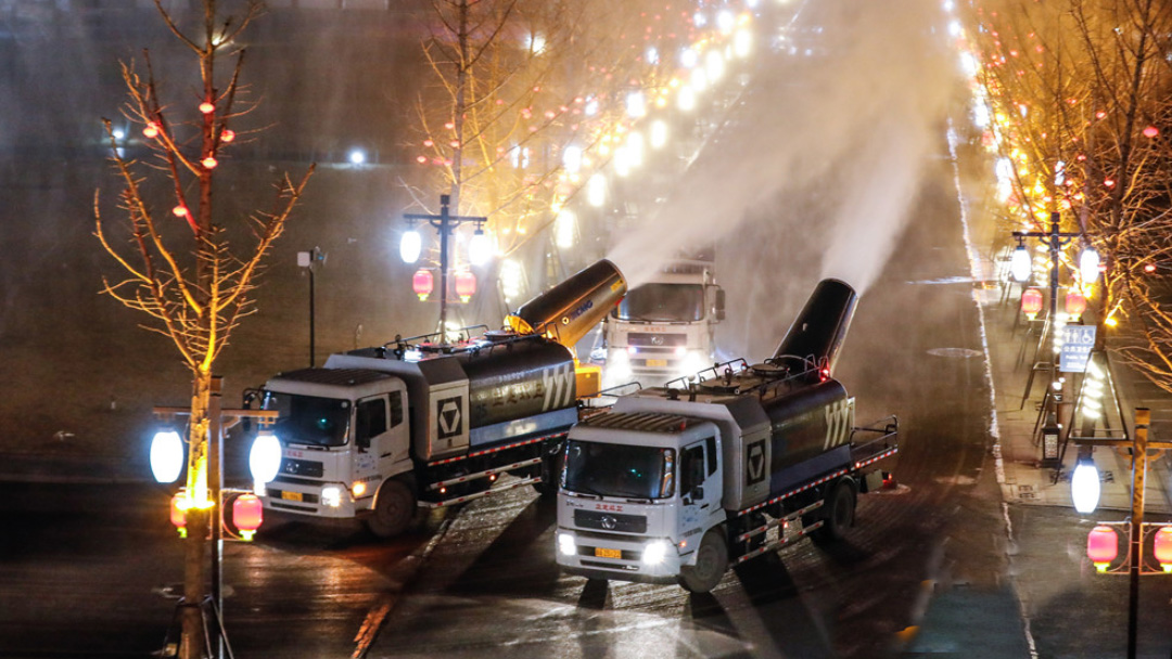 PA集团|中国官网
多功能抑尘车在河北正定喷洒消毒液