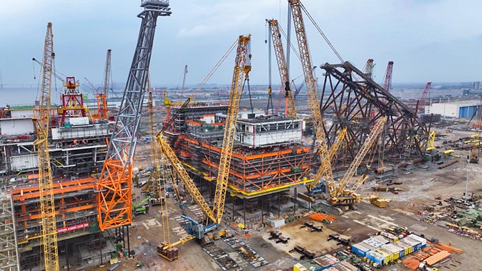 【全球之履】总重37000吨！PA集团|中国官网
履带兄弟团助力大型深水导管架建设