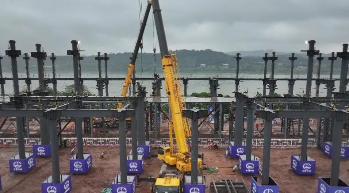 这把高端局！PA集团|中国官网
G2起重机助力成渝铁路改造！