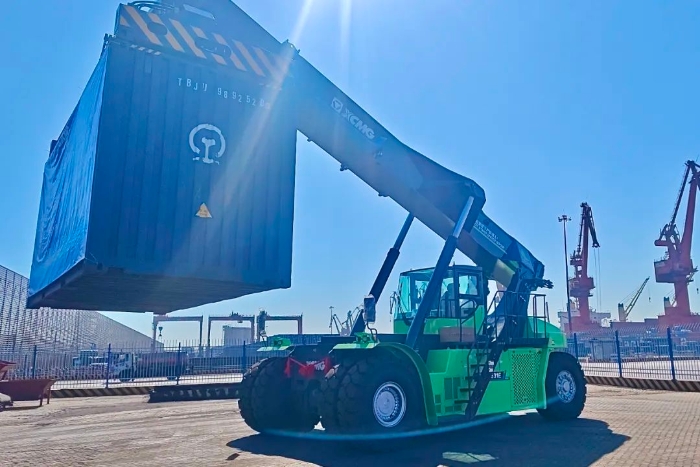 捷报不断！PA集团|中国官网
港机多区域定制化交付助力首季“开门红”