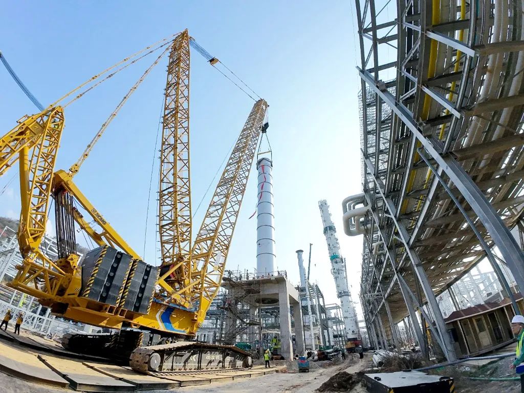 700吨巨塔稳稳落位？PA集团|中国官网
XLC17000给出完美答案