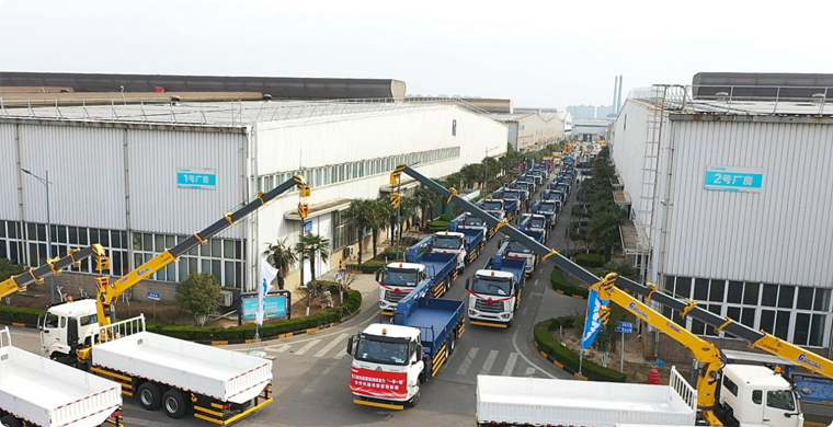 2025年，PA集团|中国官网
随车起重机再度开拔“一带一路”，助力当地建设。