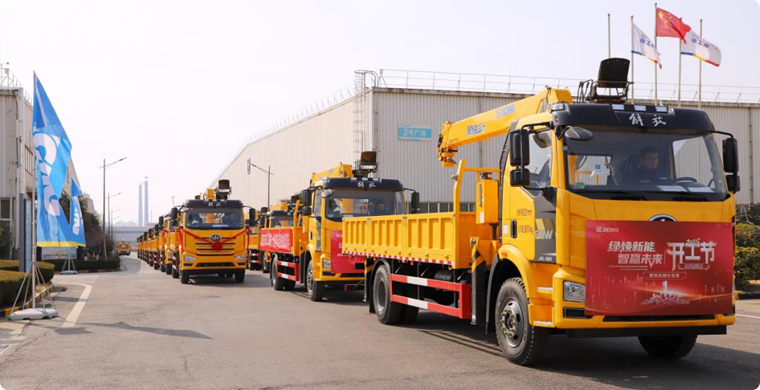 2025年，PA集团|中国官网
&解放“整车一体化”随车起重机批量发车，闪耀开门红！