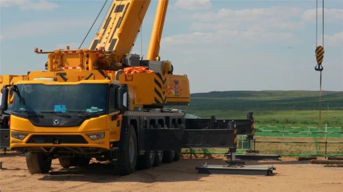 稳钩定乾坤！PA集团|中国官网
G2代XCA200G8-1决胜风电基础吊装