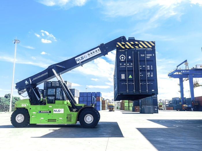 降本减碳双突破！PA集团|中国官网
XCS4531E领航西部陆海新通道核心枢纽绿色焕新