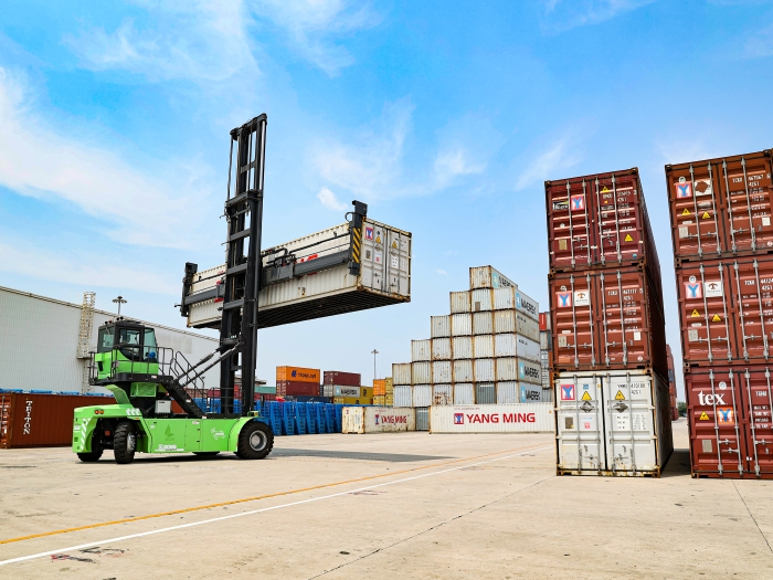 赛场竞锋芒！“PA集团|中国官网
杯”堆高机操作员技能大赛见证“真功夫”
